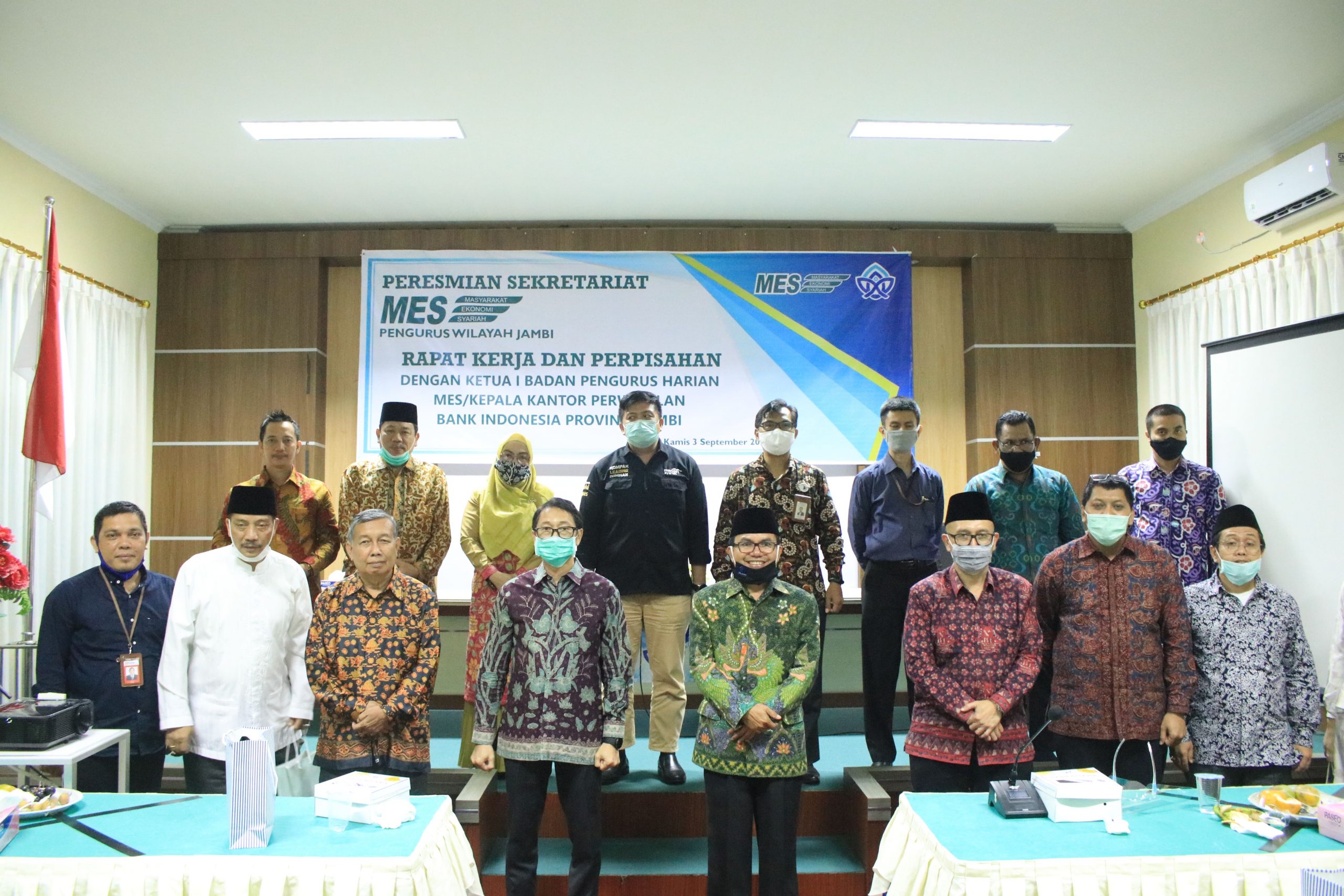 Rektor Resmikan Sekretariat Masyarakat Ekonomi Syariah Wilayah Jambi