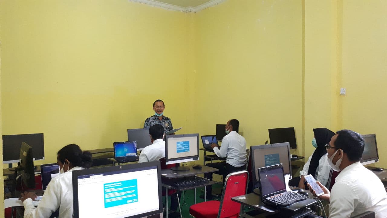 35 Calon Tenaga Kontrak IT Ikuti Tes Seleksi 35 Calon Tenaga Kontrak IT Ikuti Tes Seleksi