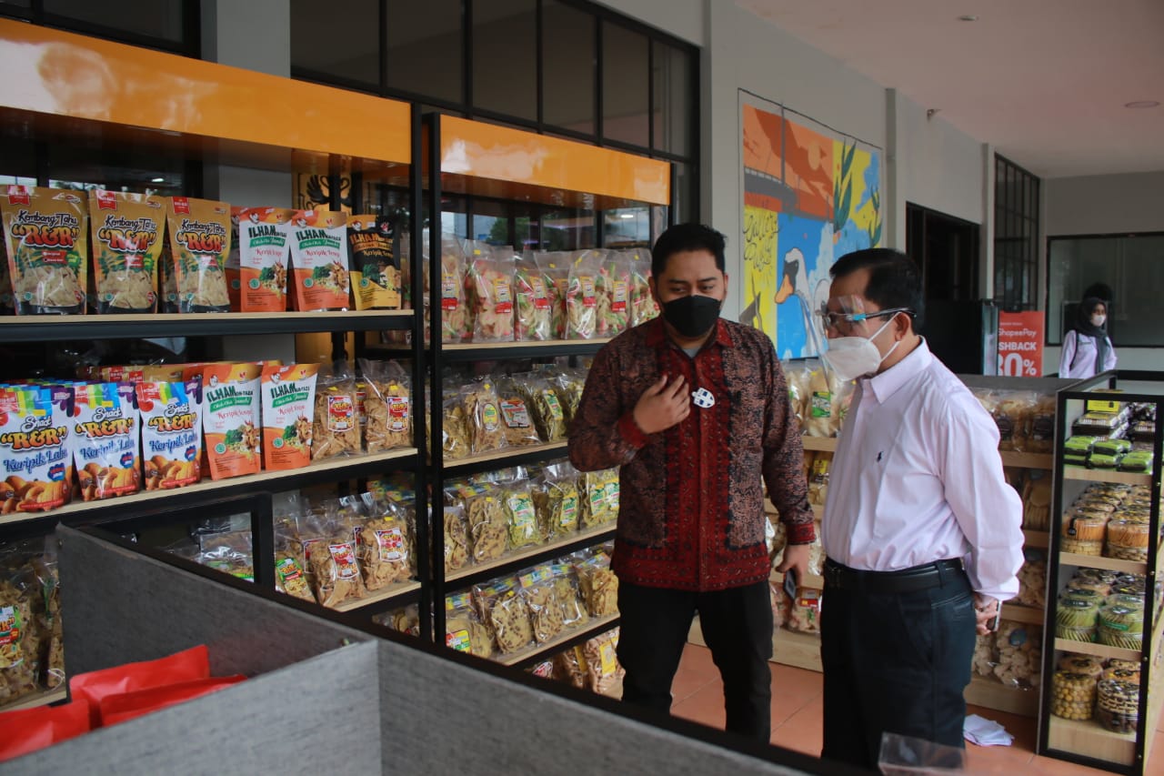 Rektor Hadiri Launching WUJBI Rektor Hadiri Launching WUJBI