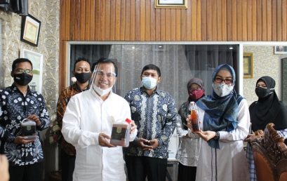Rektor : Bangga UIN STS Jambi, PTKIN Pertama Produksi Eco-enzyme