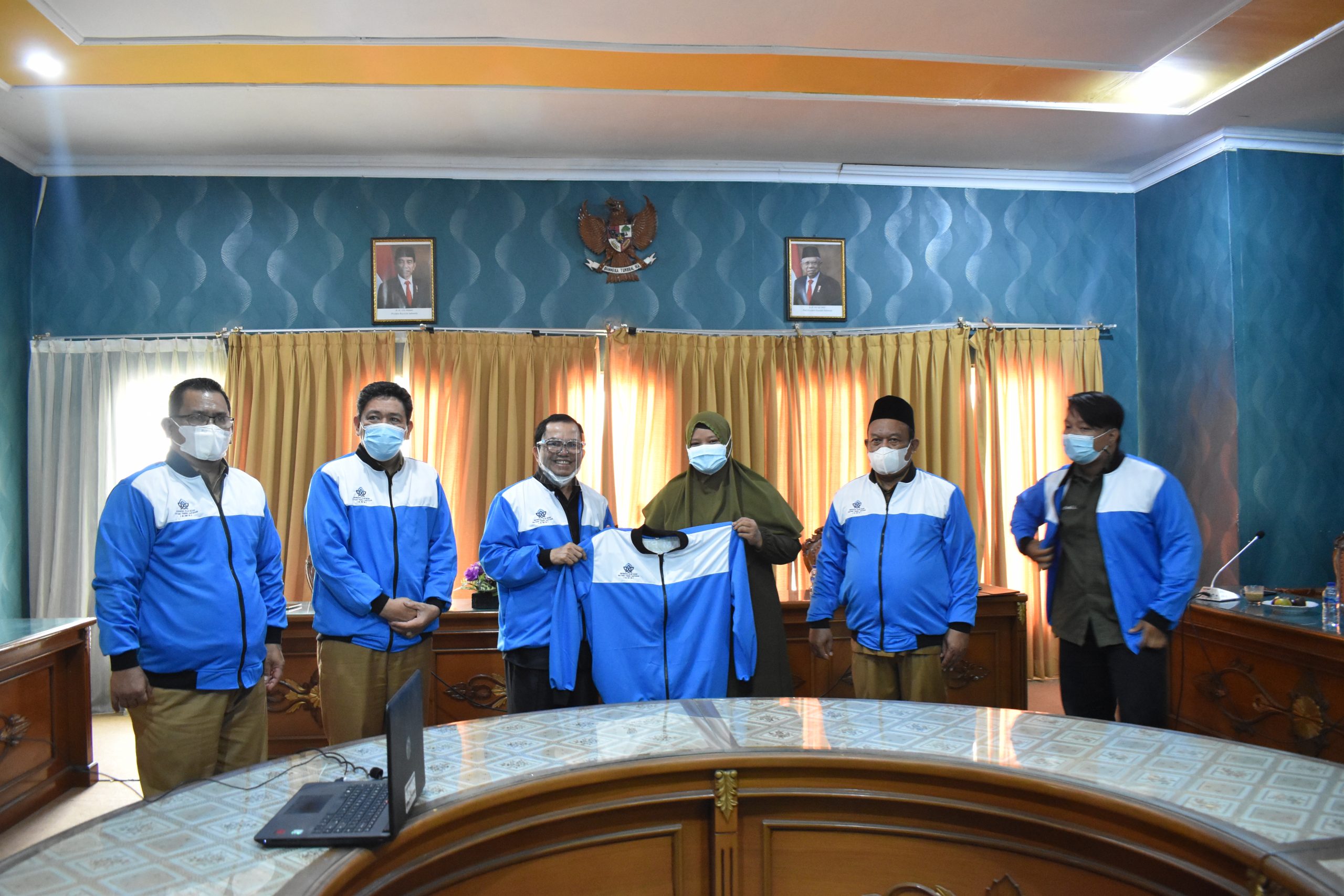 Rektor Lepas Kontingen PKM II Rektor Lepas Kontingen PKM II