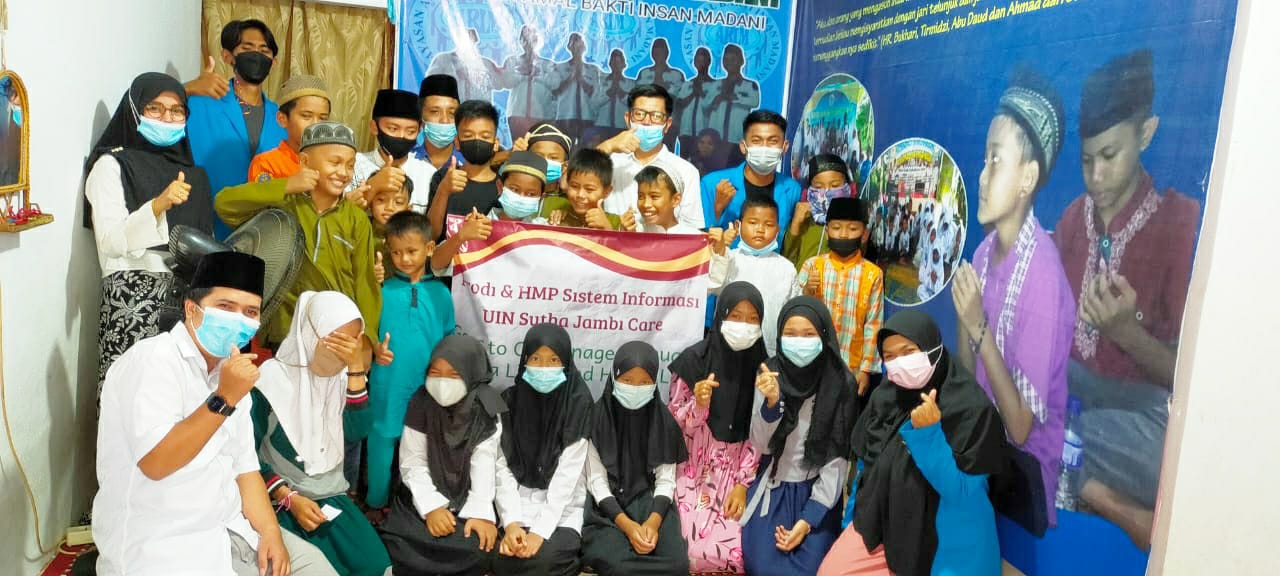 Semarak Ramadhan Kareem Prodi Sistem Informasi Semarak Ramadhan Kareem Prodi Sistem Informasi