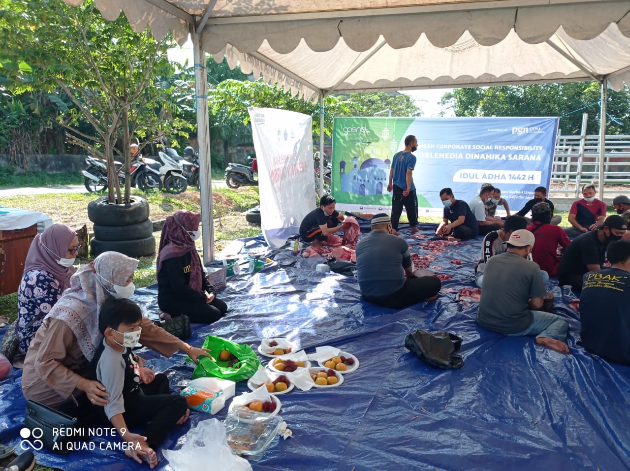 Kurban dan Berbagi Dengan Masyarakat