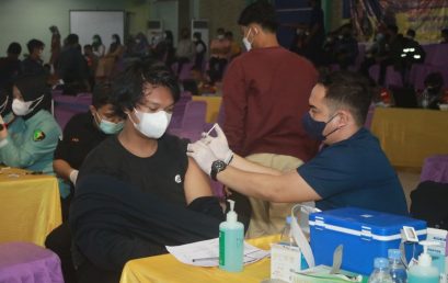 Vaksinasi Covid-19 Sasar Mahasiswa dan Masyarakat Umum
