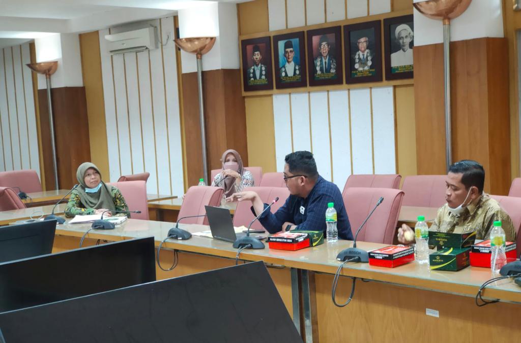 Tata Kelola Bisnis, Pusat Bisnis Kunjungi 2 Kampus