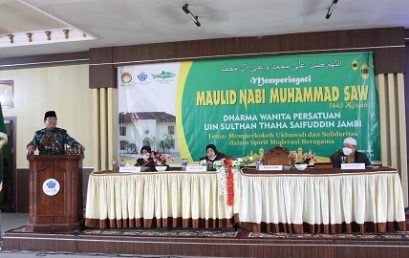 Dharma Wanita Persatuan UIN STS Jambi Gelar Maulid 1443 H