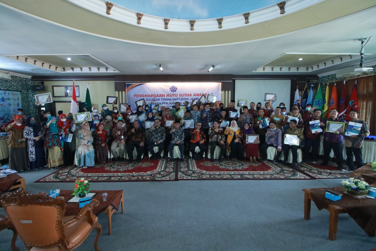 Sutha Award 2 : Menumbuh Kembangkan Daya Kompetisi Sutha Award 2 : Menumbuh Kembangkan Daya Kompetisi