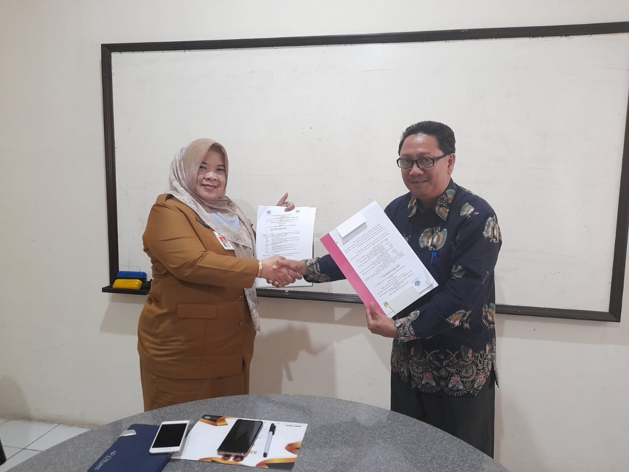 Puska Disabilitas Tandatangani MoA Dengan DP3AP2 Provinsi Jambi Puska Disabilitas Tandatangani MoA Dengan DP3AP2 Provinsi Jambi