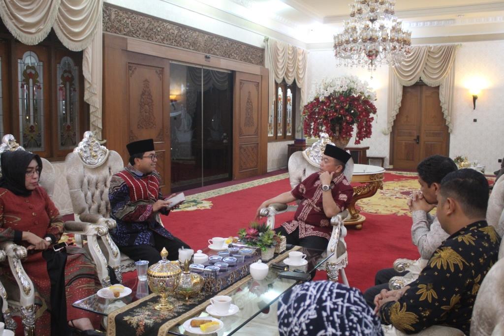 Prof. Dr. H. Su’aidi Audiensi Bersama Gubernur Jambi Untuk Buka Fakultas Kedokteran