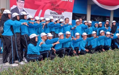 Prof. Dr. H. Su’aidi Rektor UIN STS Jambi Beri Apresiasi Mahasiswa Ikut Karnaval Provinsi Jambi HUT RI 77