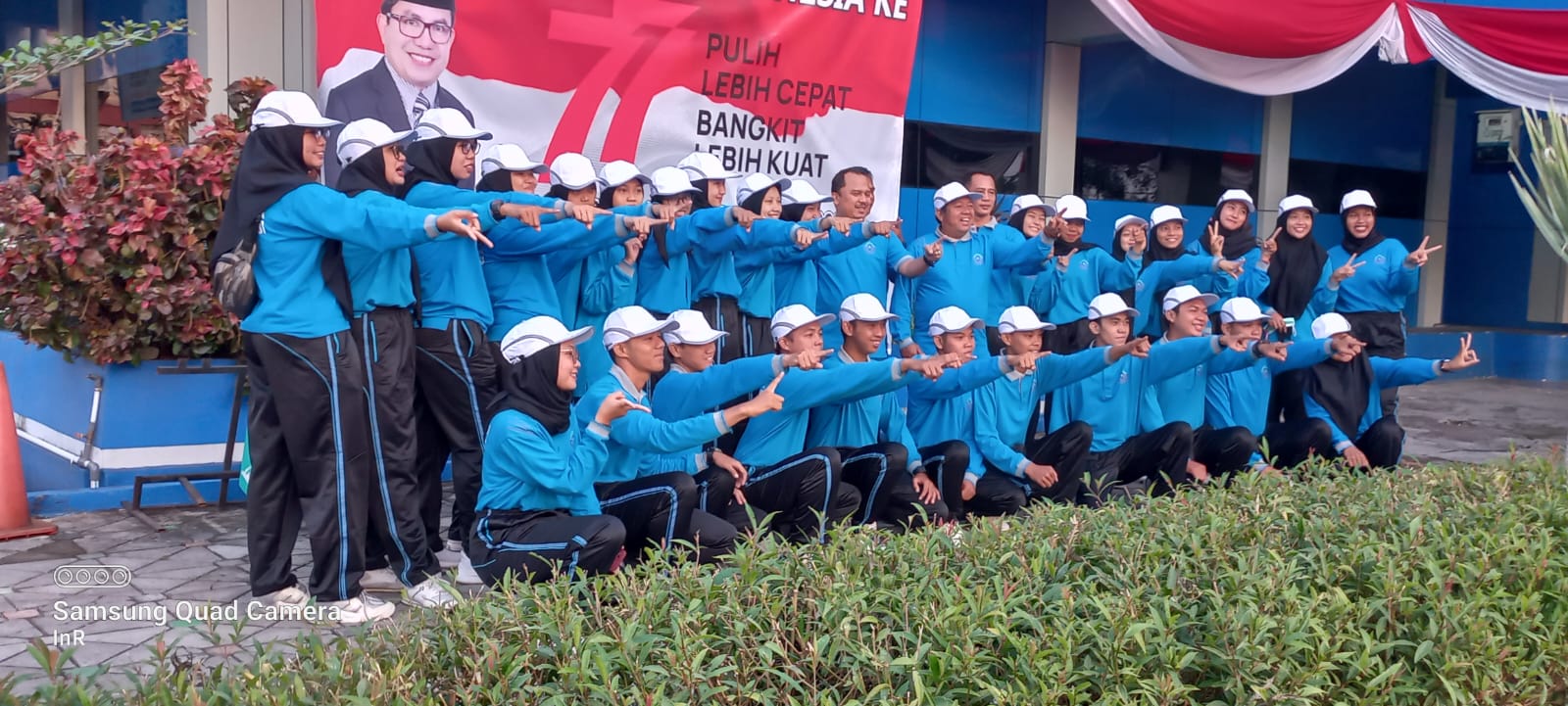 Prof. Dr. H. Su’aidi Rektor UIN STS Jambi Beri Apresiasi Mahasiswa Ikut Karnaval Provinsi Jambi HUT RI 77 Prof. Dr. H. Su’aidi Rektor UIN STS Jambi Beri Apresiasi Mahasiswa Ikut Karnaval Provinsi Jambi HUT RI 77