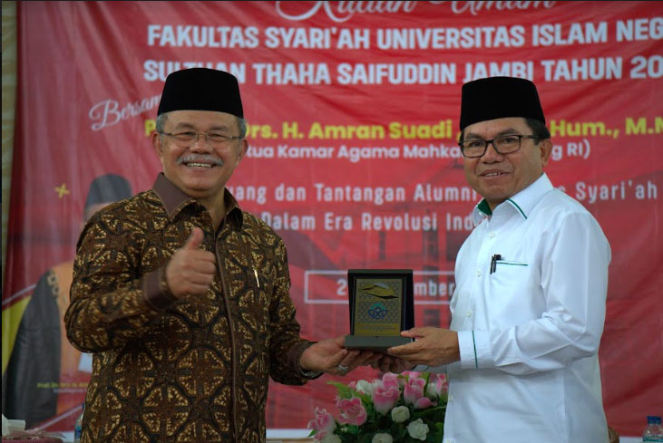 Kuliah Umum Fakultas Syariah bersama Prof.Dr.Drs.H. Amran Suadi, S.H., M.Hum., M.M