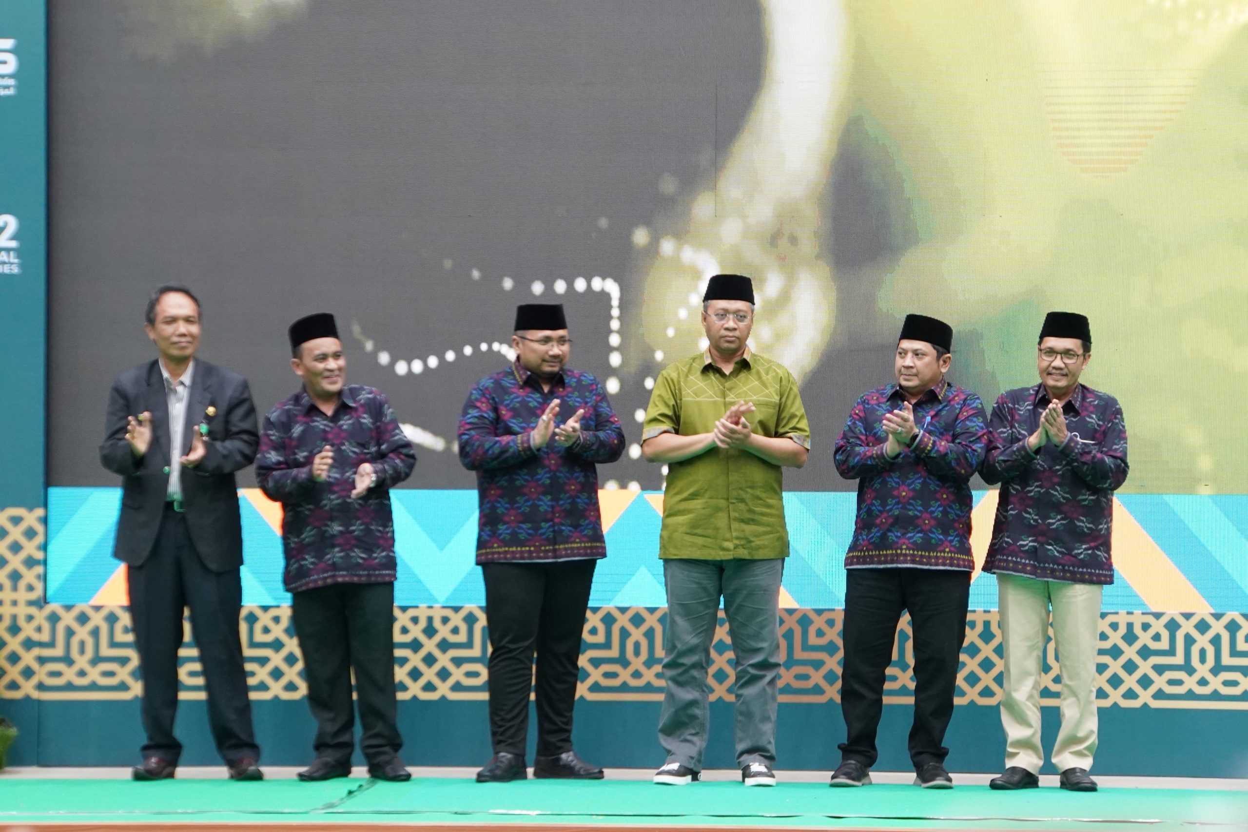 UIN Jambi Ikuti Pembukaan AICIS ke-21 UIN Jambi Ikuti Pembukaan AICIS ke-21