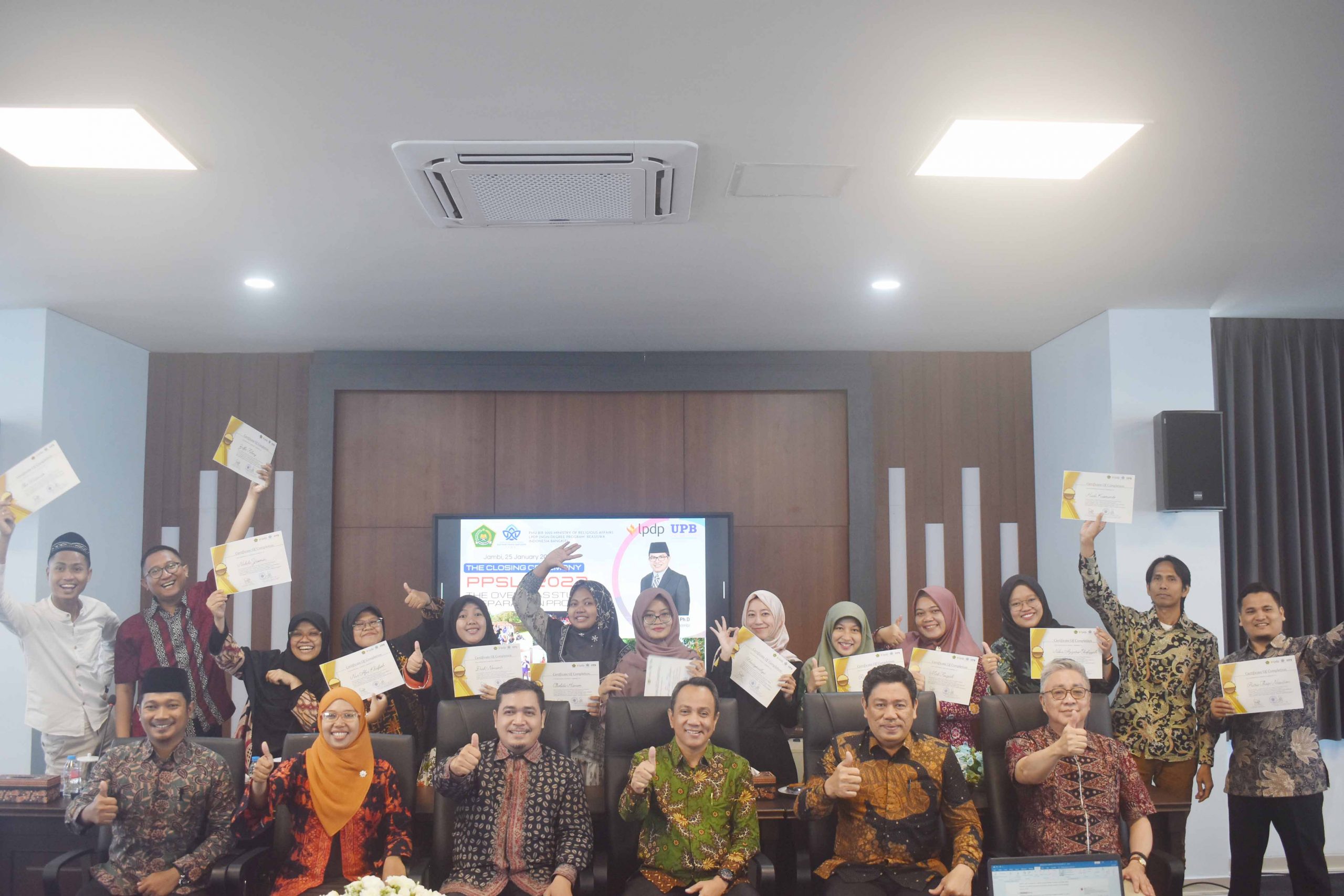 Tutup PPSL, Wakil Rektor 3 Doakan Peserta Segera Peroleh Beasiswa Luar Negeri Tutup PPSL, Wakil Rektor 3 Doakan Peserta Segera Peroleh Beasiswa Luar Negeri