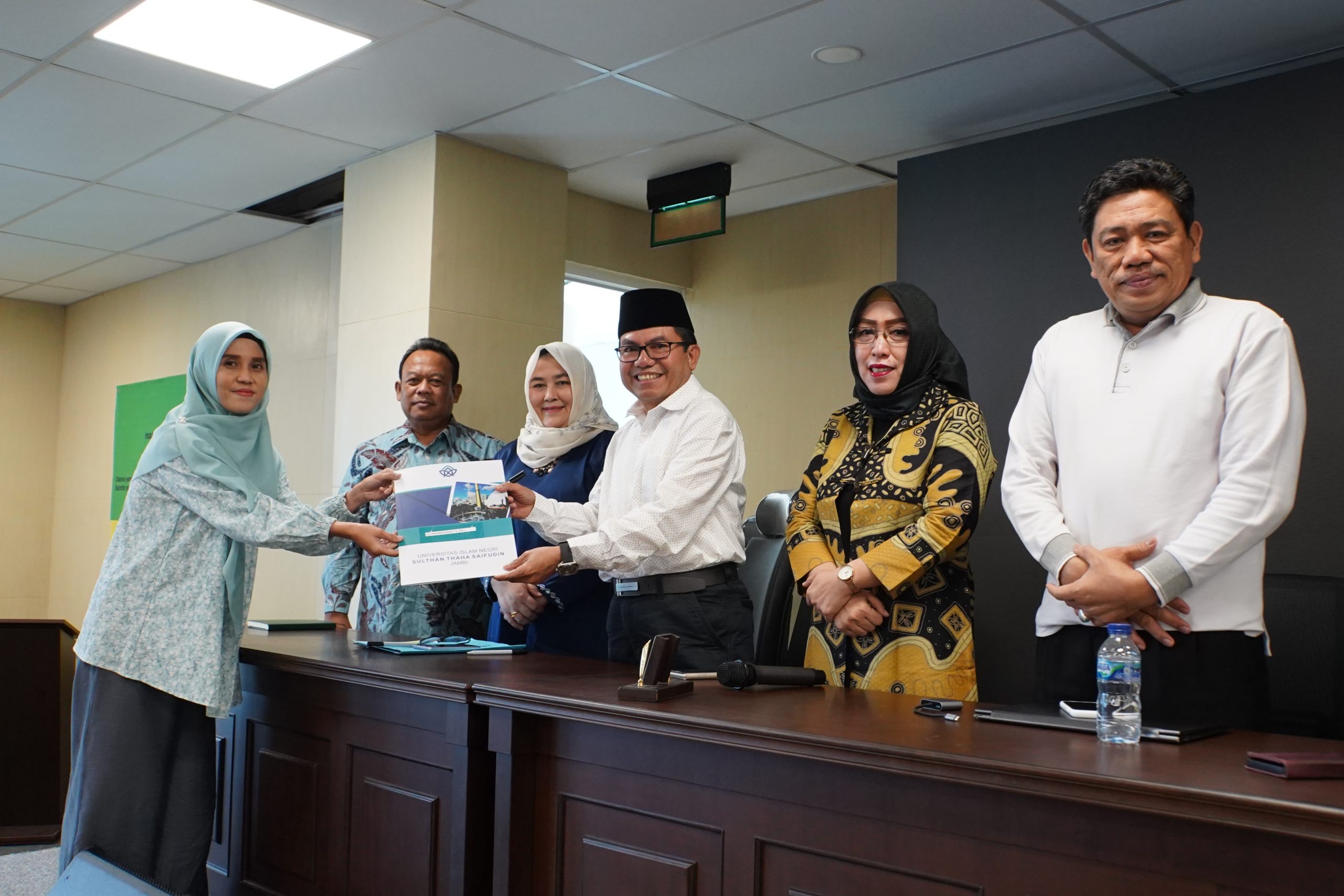 169 Pegawai Kontrak UIN SUTHA Jambi Tandatangani Perjanjian Kerja 169 Pegawai Kontrak UIN SUTHA Jambi Tandatangani Perjanjian Kerja