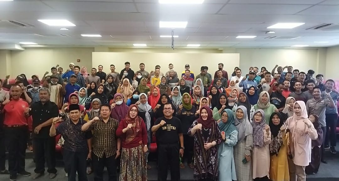 Rektor UIN Sutha Tandatangani Perjanjian Kerja Satpam dan CS