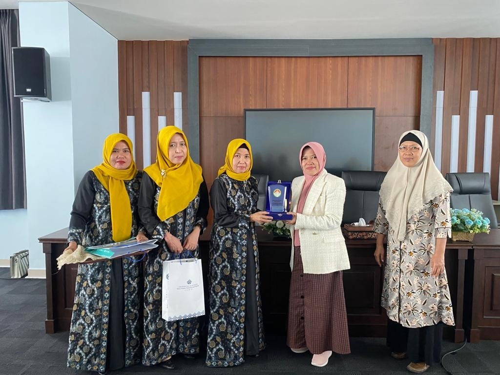 DWP UIN Walisongo Kunjungi DWP UIN Jambi