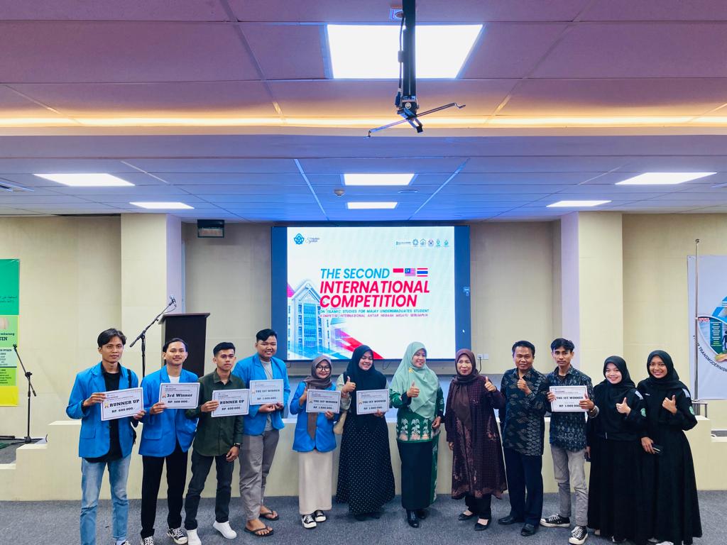 3 Mahasiswa Prodi HKI Juarai Kompetisi Negeri Melayu Serumpun 3 Mahasiswa Prodi HKI Juarai Kompetisi Negeri Melayu Serumpun