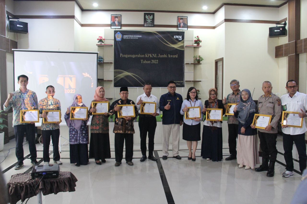 UIN Sutha Jambi Raih Peringkat Pertama dalam Penganugrahan BMN Award Tahun 2022 UIN Sutha Jambi Raih Peringkat Pertama dalam Penganugrahan BMN Award Tahun 2022