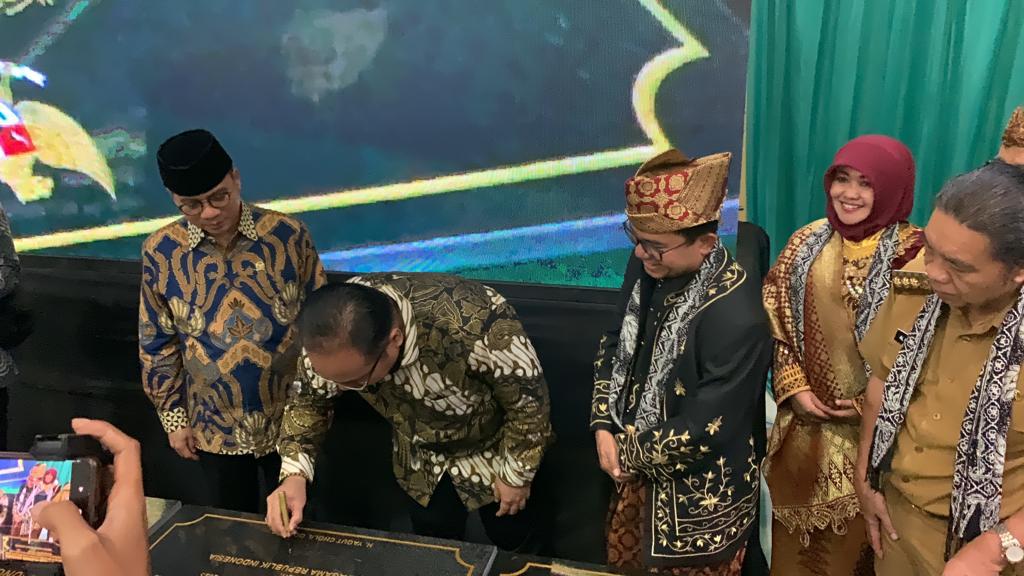 Menteri Agama Resmikan Gedung Kuliah Terpadu UIN Jambi Menteri Agama Resmikan Gedung Kuliah Terpadu UIN Jambi