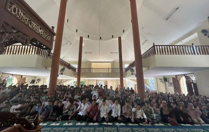SAINTEK IMPLEMENTASI PROGRAM JUM’AT MENGAJI  MEMBUMIKAN PARADIGMA TRANSINTEGRASI ILMU