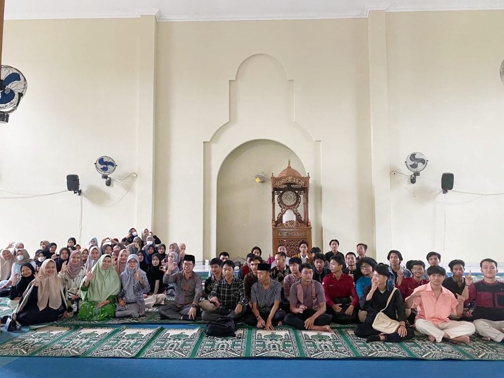 Program Kamis Mengaji khusus mahasiswa angkatan 2022 semester 3 Fak.Saintek UIN Sutha Jambi “Praktek Membumikan Transintegrasi Ilmu Menyiapkan Lulusan yang Saintis Ulama”. Program Kamis Mengaji khusus mahasiswa angkatan 2022 semester 3 Fak.Saintek UIN Sutha Jambi “Praktek Membumikan Transintegrasi Ilmu Menyiapkan Lulusan yang Saintis Ulama”.