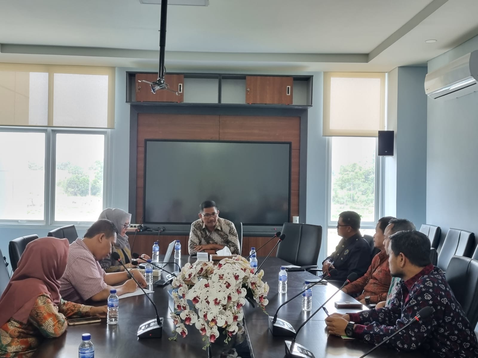 Plt Rektor Adakan Rapat Koordinasi Dengan Kepala Unit