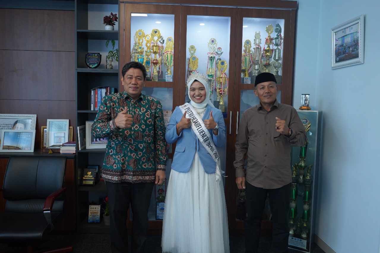 Mahasiswi UIN Jambi Juarai Pemilihan Putri Hijabfluencer Jambi 2023 Mahasiswi UIN Jambi Juarai Pemilihan Putri Hijabfluencer Jambi 2023