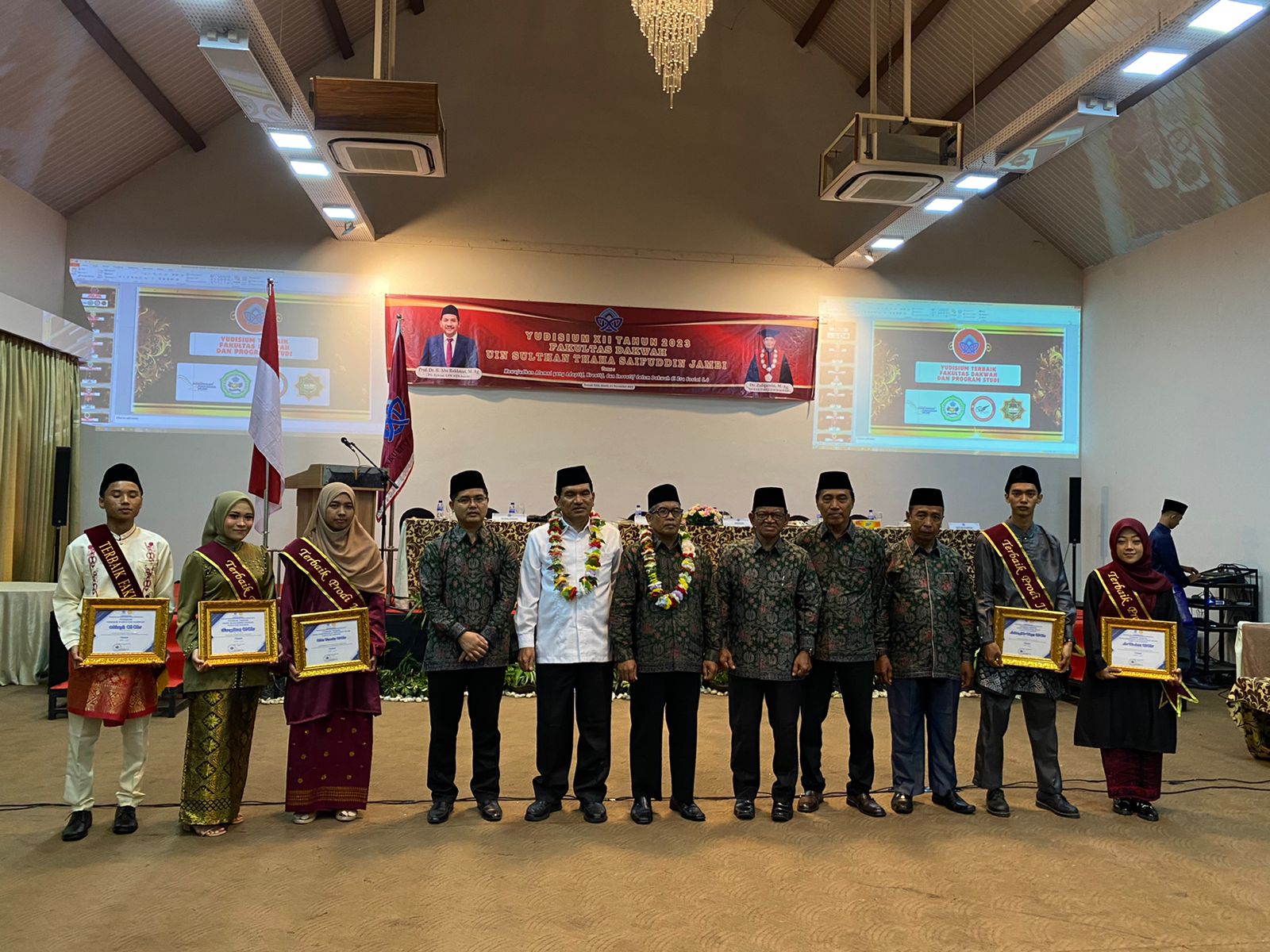 Yudisium Ke-12 Fakultas Dakwah Luluskan 45 Alumni Yudisium Ke-12 Fakultas Dakwah Luluskan 45 Alumni