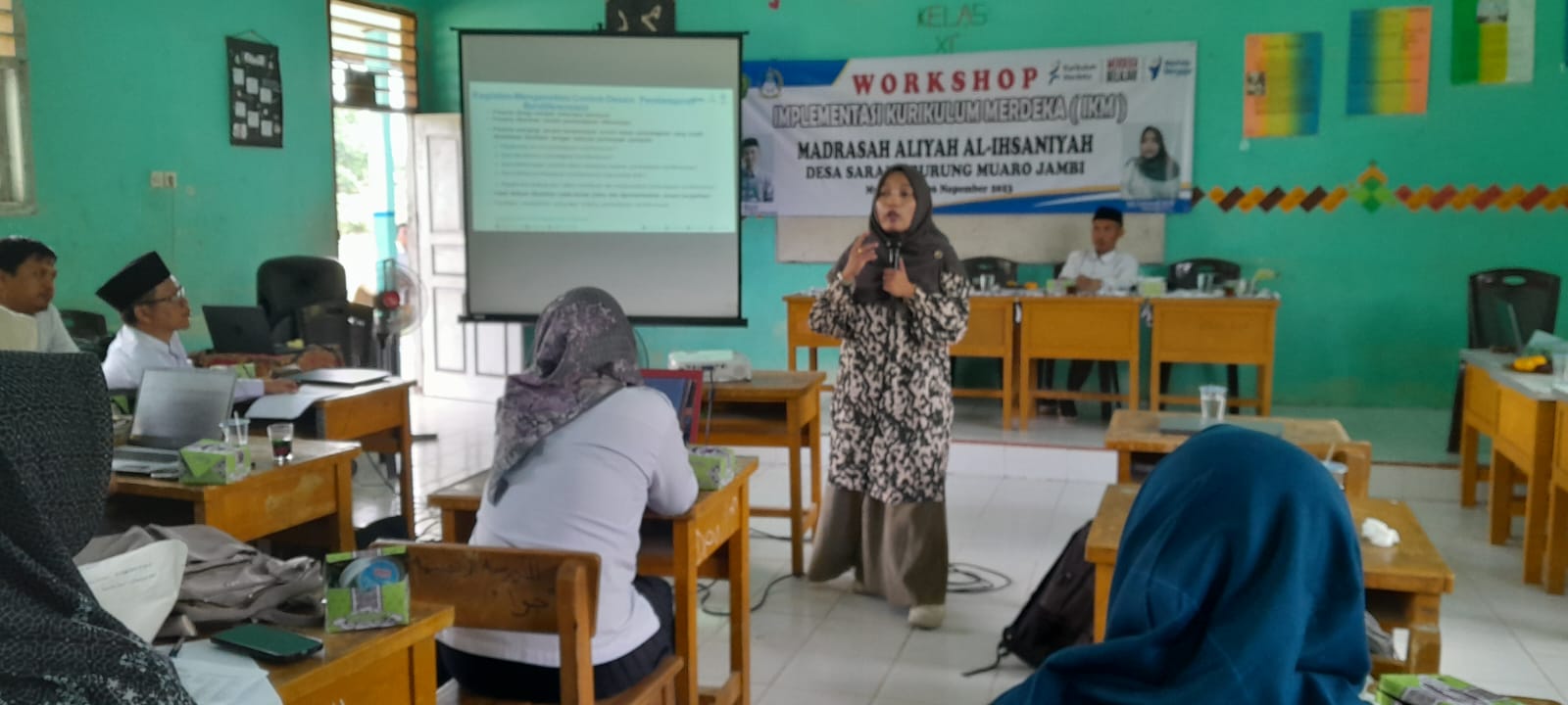 Dorong Implementasi Kurikulum Merdeka Pada Madrasah Aliyah, Tim Dosen FTK UIN STS Jambi Gelar PKM di MA Al-Ihsaniyah Muaro Jambi Dorong Implementasi Kurikulum Merdeka Pada Madrasah Aliyah, Tim Dosen FTK UIN STS Jambi Gelar PKM di MA Al-Ihsaniyah Muaro Jambi