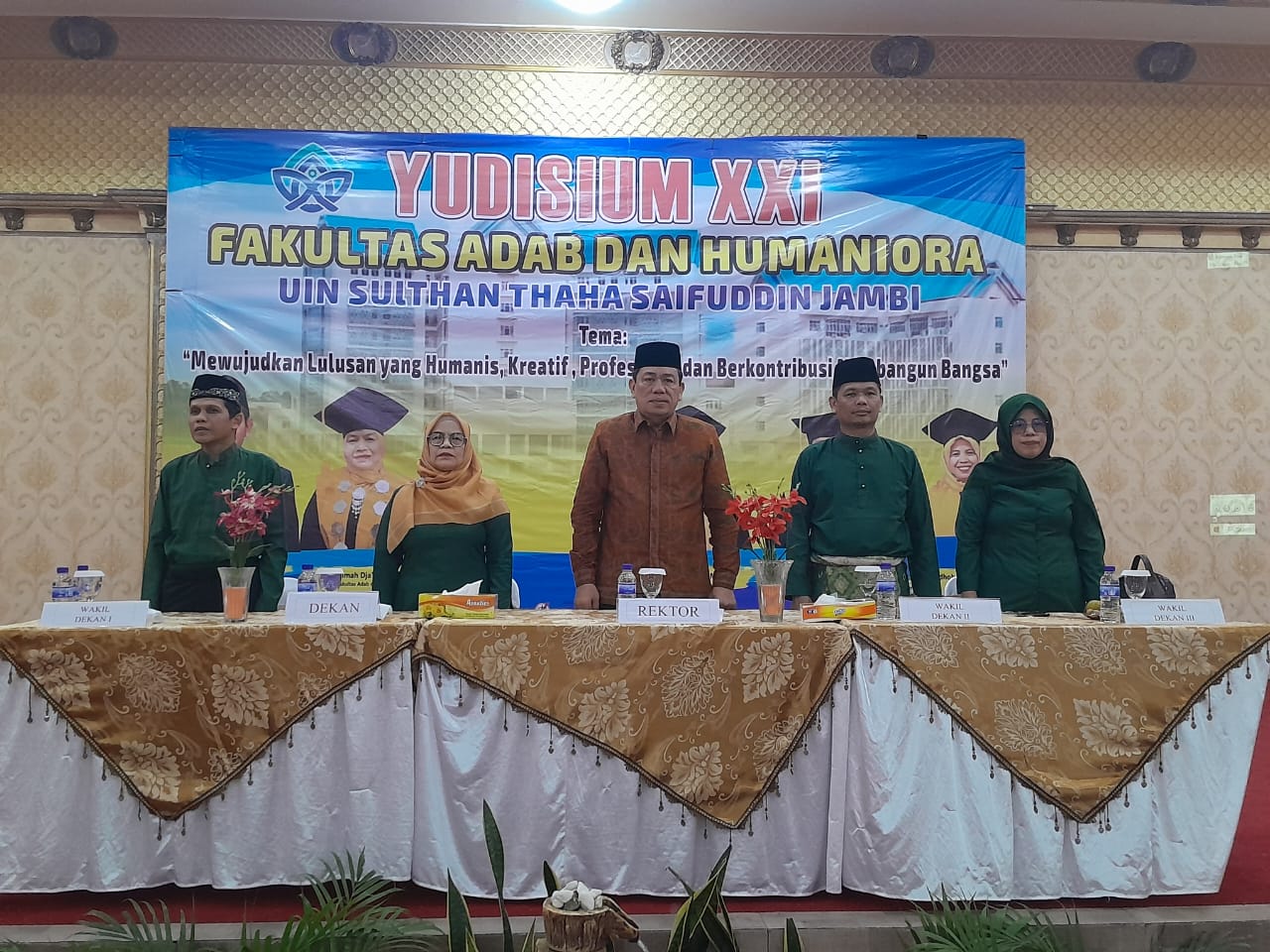FAH UIN Jambi Lepas 70 Mahasiswa, Ingatkan Untuk Jadi Contoh Baik di Tengah Masyarakat FAH UIN Jambi Lepas 70 Mahasiswa, Ingatkan Untuk Jadi Contoh Baik di Tengah Masyarakat