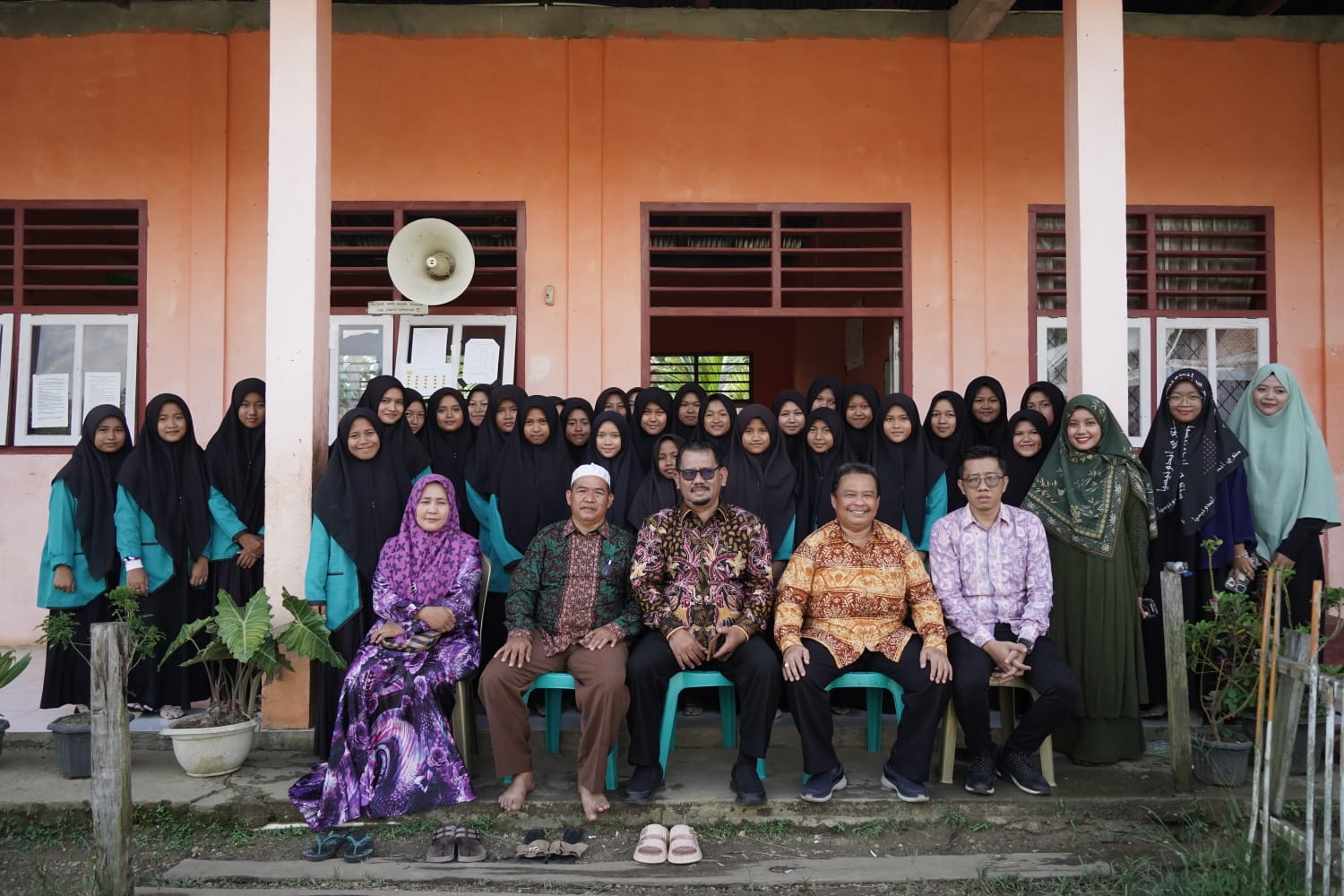 Safari Rektor UIN STS Jambi: Kunjungi Pesantren, Beri Motivasi dan Ajak Kuliah di UIN Safari Rektor UIN STS Jambi: Kunjungi Pesantren, Beri Motivasi dan Ajak Kuliah di UIN