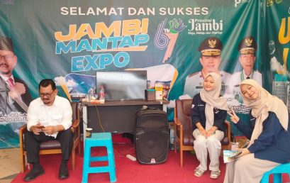 Rektor UIN STS Jambi Kunjungi Stand Pameran Jambi Mantap Expo 2024.