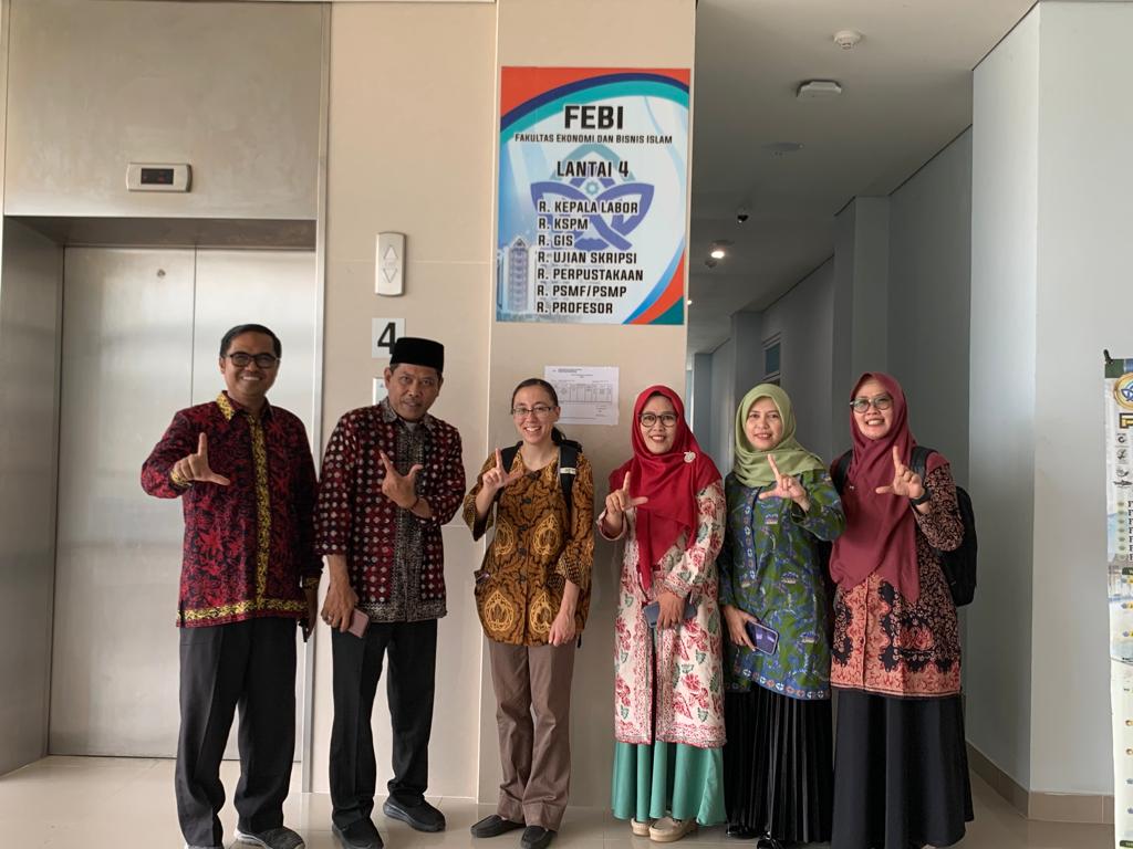 Dikunjungi Pustakawan dari Machigan State University, FEBI Tingkatkan literatur Bagi Mahasiswa