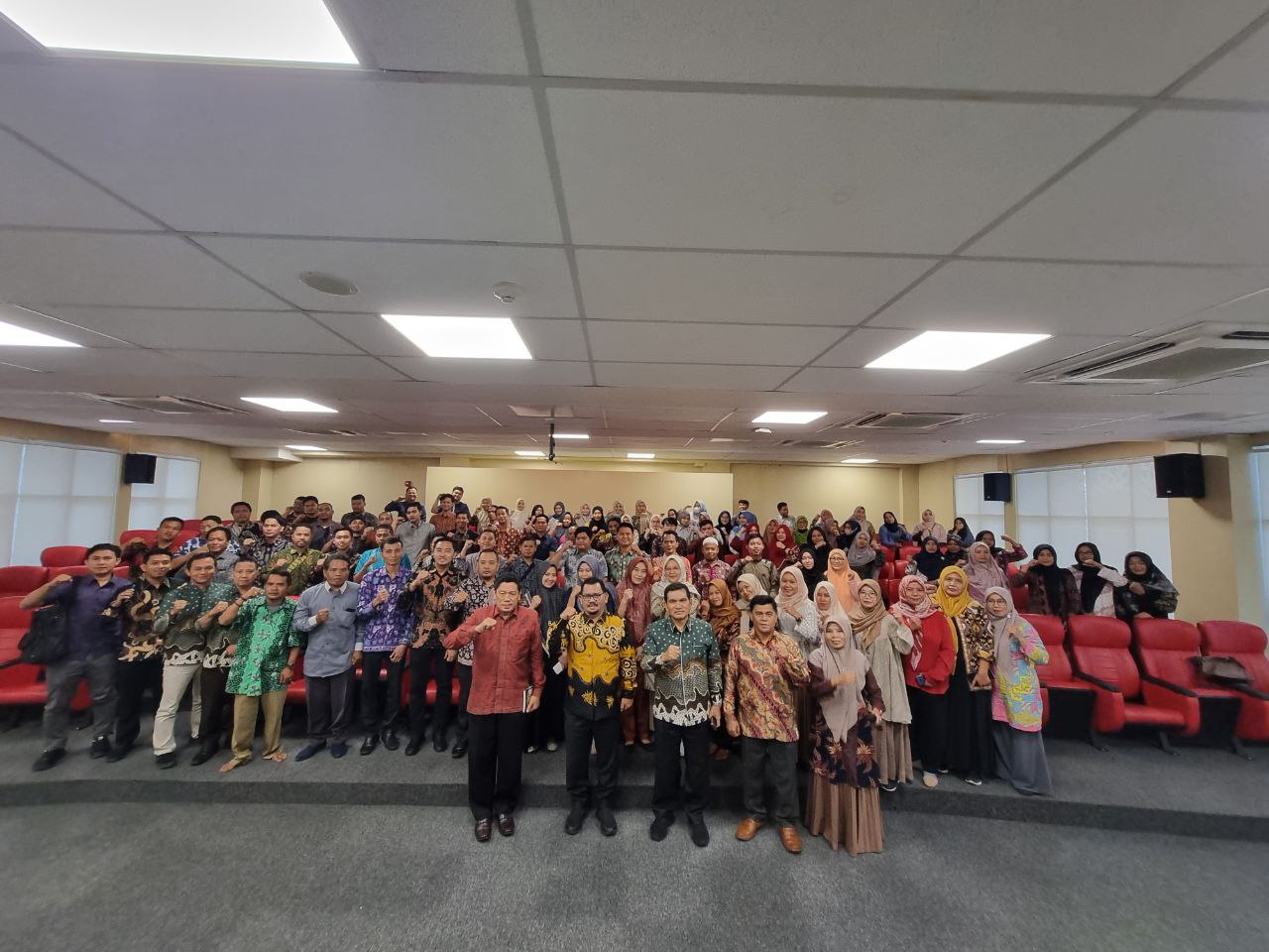 Silaturahmi Dengan Non ASN, Rektor Minta Kerja Optimal Silaturahmi Dengan Non ASN, Rektor Minta Kerja Optimal