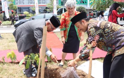 AICIS 2024, Pemuka Agama Mancanegara Tanam Pohon untuk Pelestarian Lingkungan