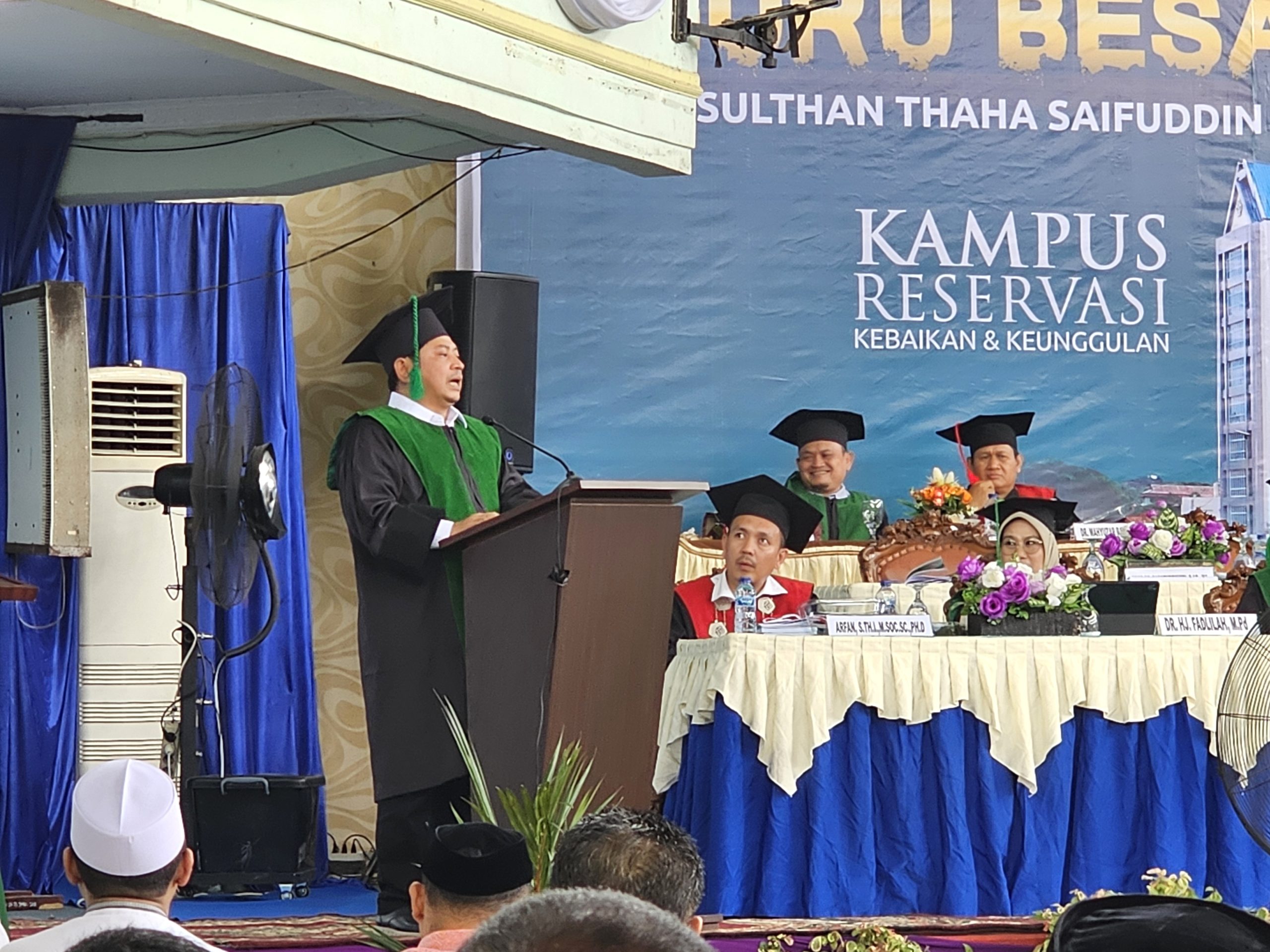 Kukuhkan Guru Besar, Dirjen Pendis: Gelar Professor Harus Miliki Makna dan Fungsi Pengabdian
