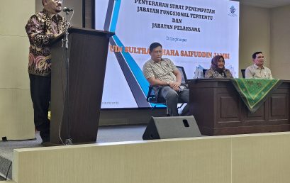 Rektor UIN STS Jambi Serahkan Surat Penempatan Jabatan Fungsional