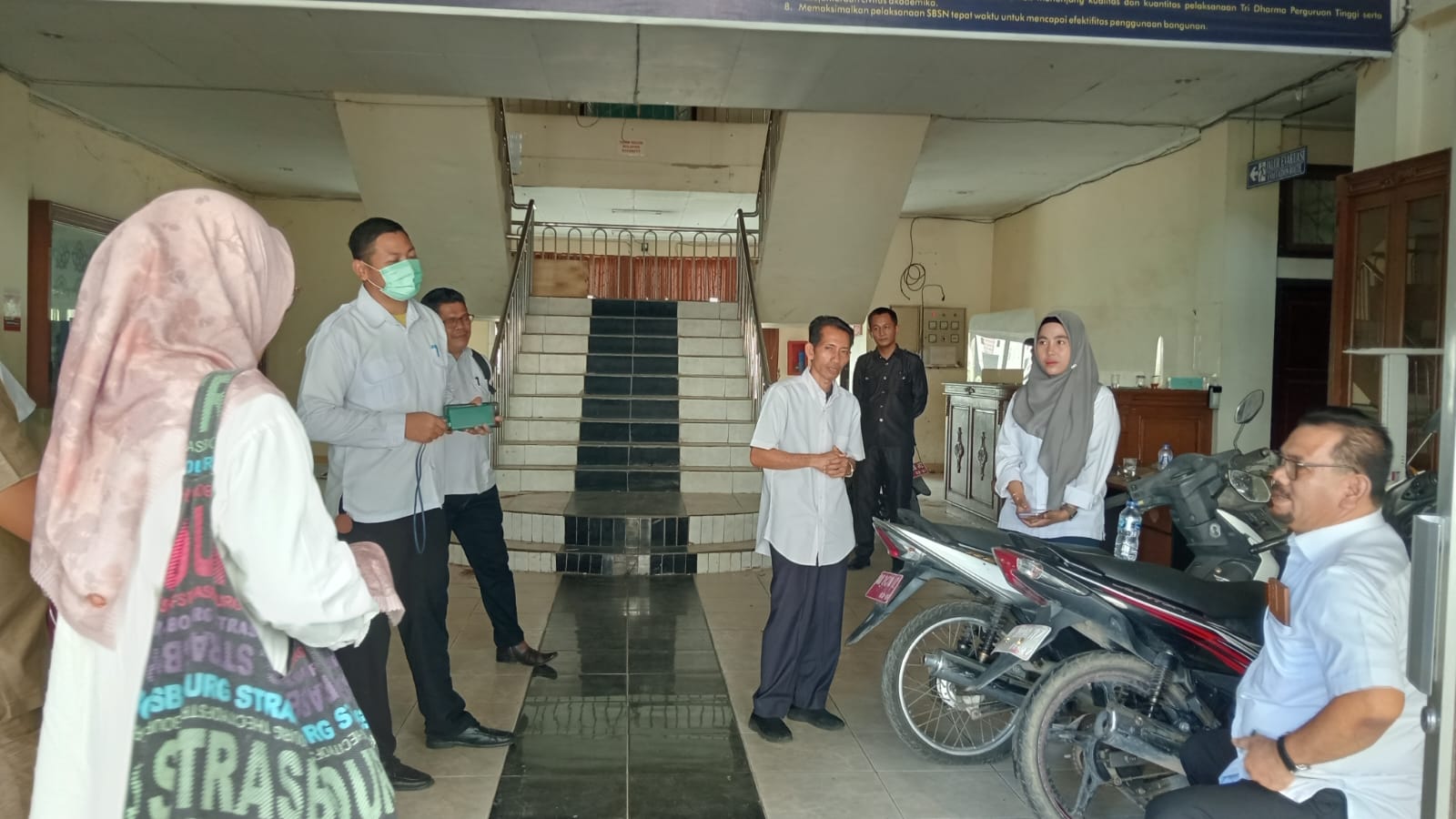 Rektor UIN STS Jambi Sidak, Periksa Kelengkapan Kendaraan Dinas.
