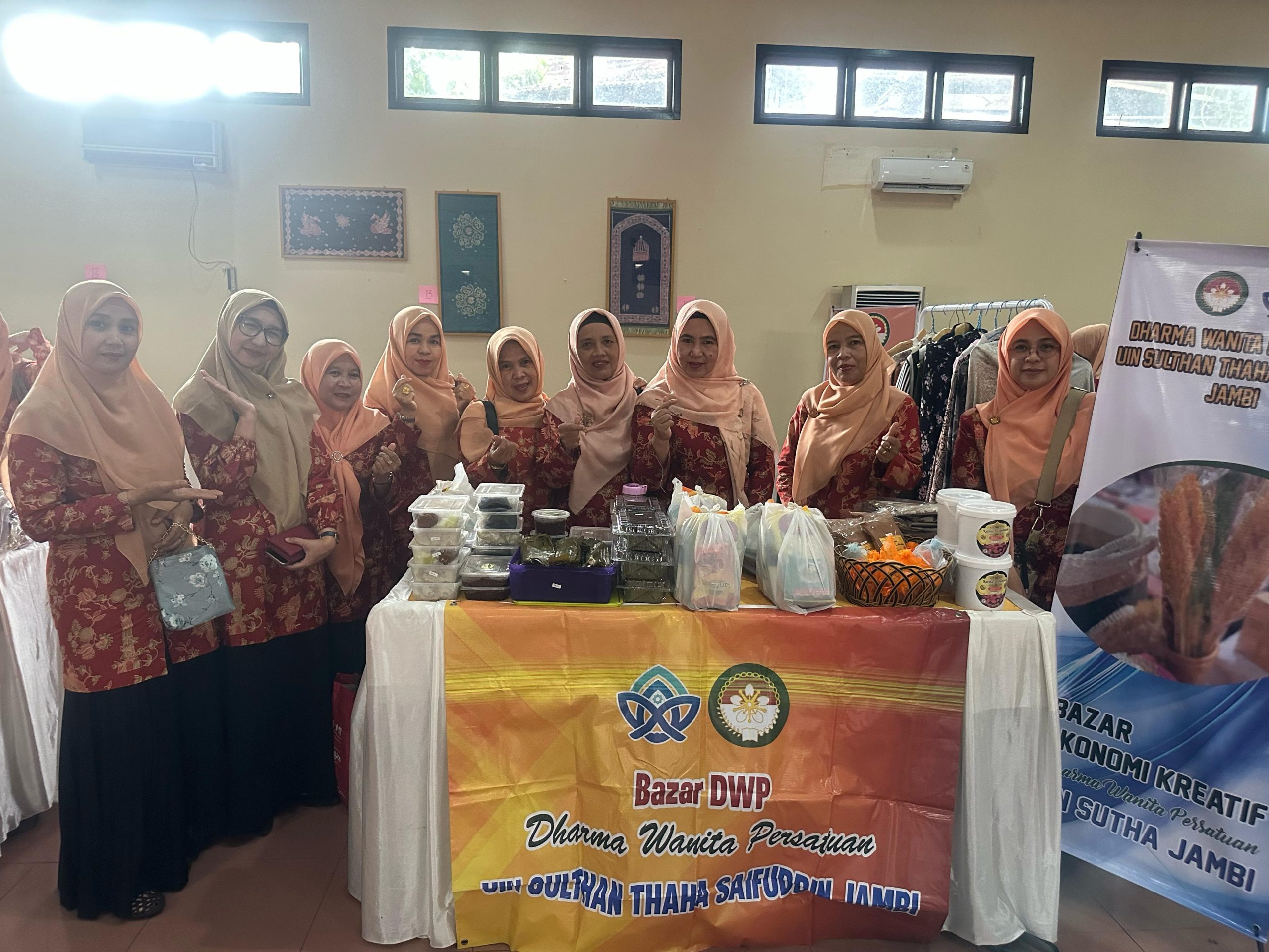 DWP UIN STS Jambi Berpartisipasi Dalam Bazar DWP Provinsi Jambi 