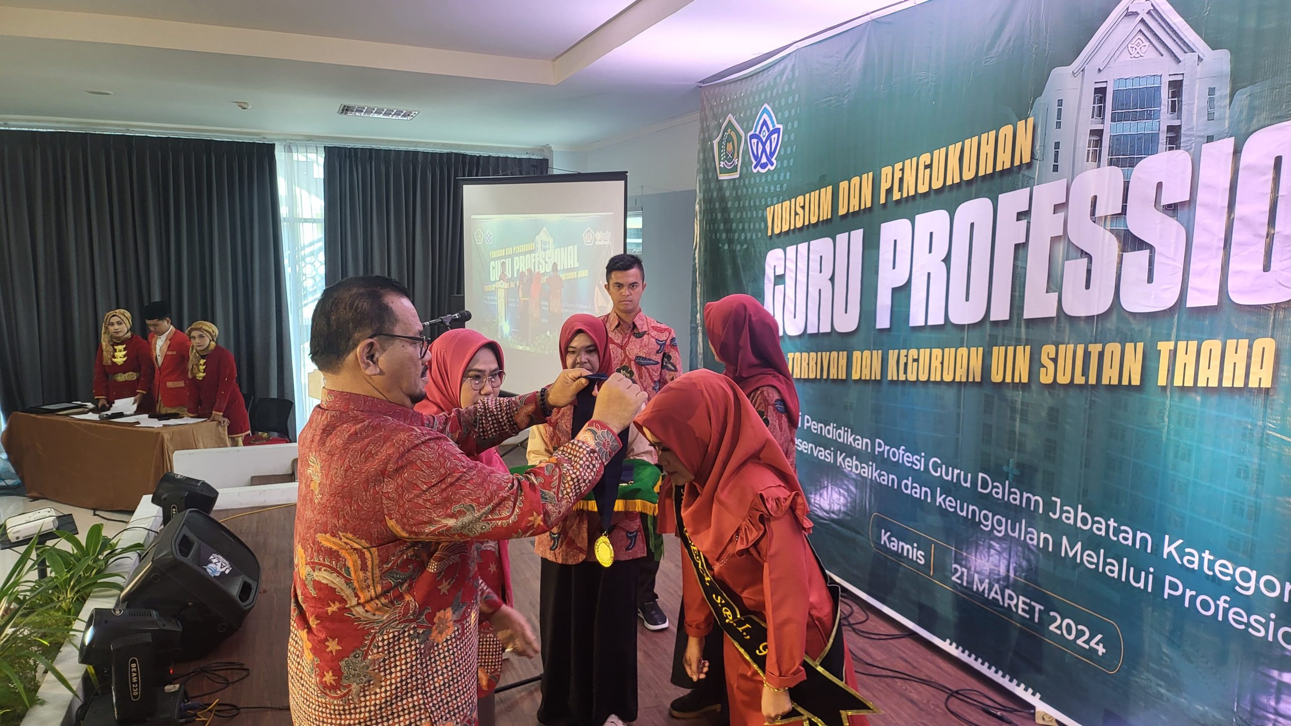 PPG Batch 2 Kukuhkan 108 Guru Profesional PPG Batch 2 Kukuhkan 108 Guru Profesional