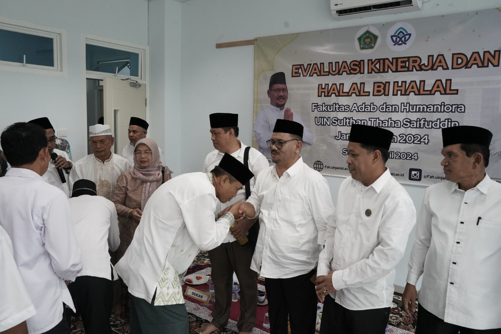 Hari Ketujuh Halal Bihalal UIN STS Jambi, Rektor kunjungi Fakultas Adab dan Humaniora Hari Ketujuh Halal Bihalal UIN STS Jambi, Rektor kunjungi Fakultas Adab dan Humaniora