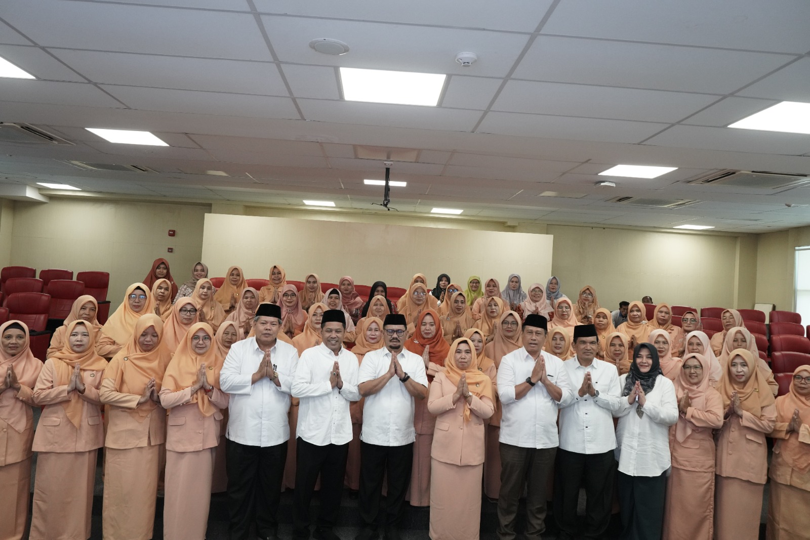 Halal Bihalal DWP UIN STS Jambi, Pengukuhan Pengurus dan Rapat Kerja Halal Bihalal DWP UIN STS Jambi, Pengukuhan Pengurus dan Rapat Kerja